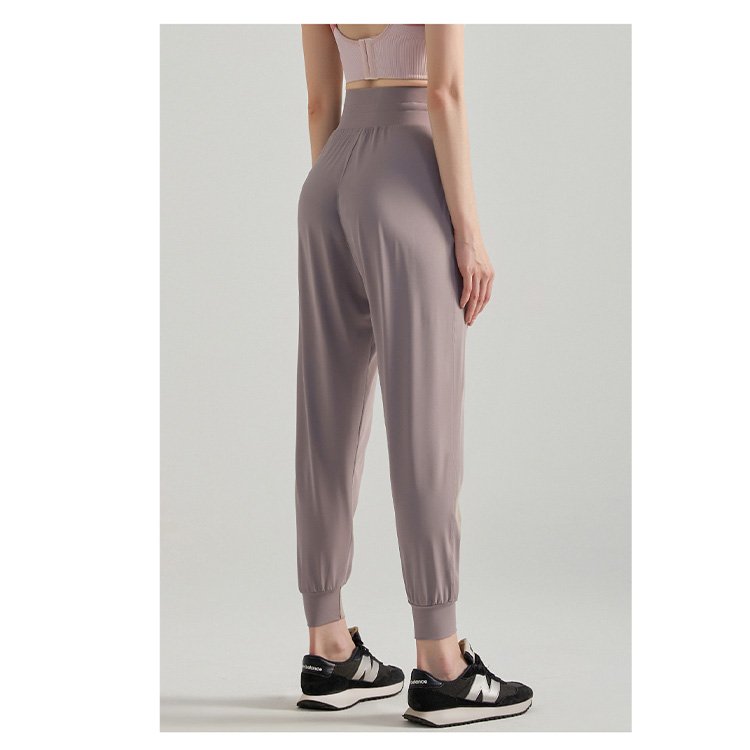 Custom-WholeSale-Breathable-Quick-Drying-Sports-Leggings-light-purple-back